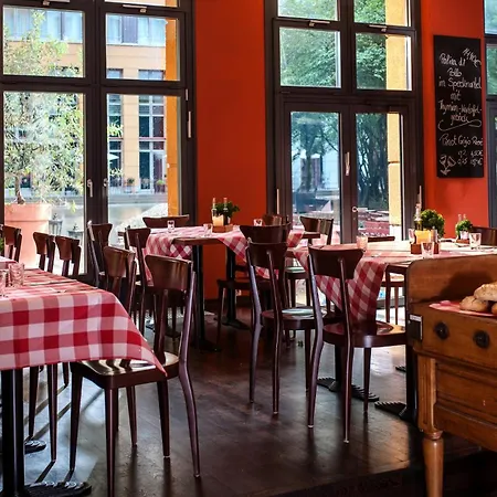 Elbflorenz מלון